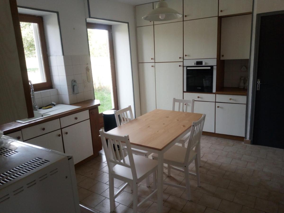 Gite A La Ferme Le Rousset Экстерьер фото