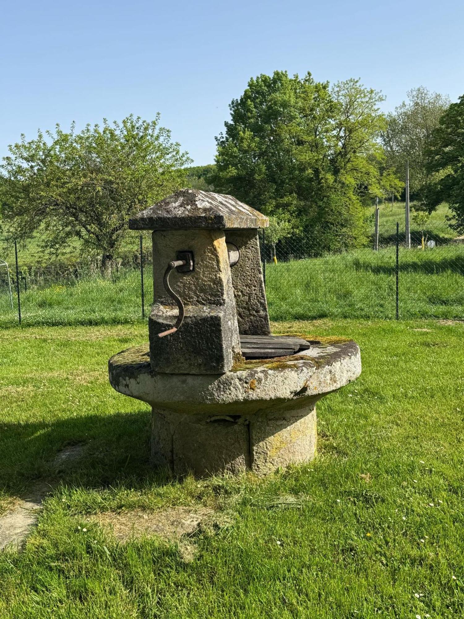 Gite A La Ferme Le Rousset Экстерьер фото